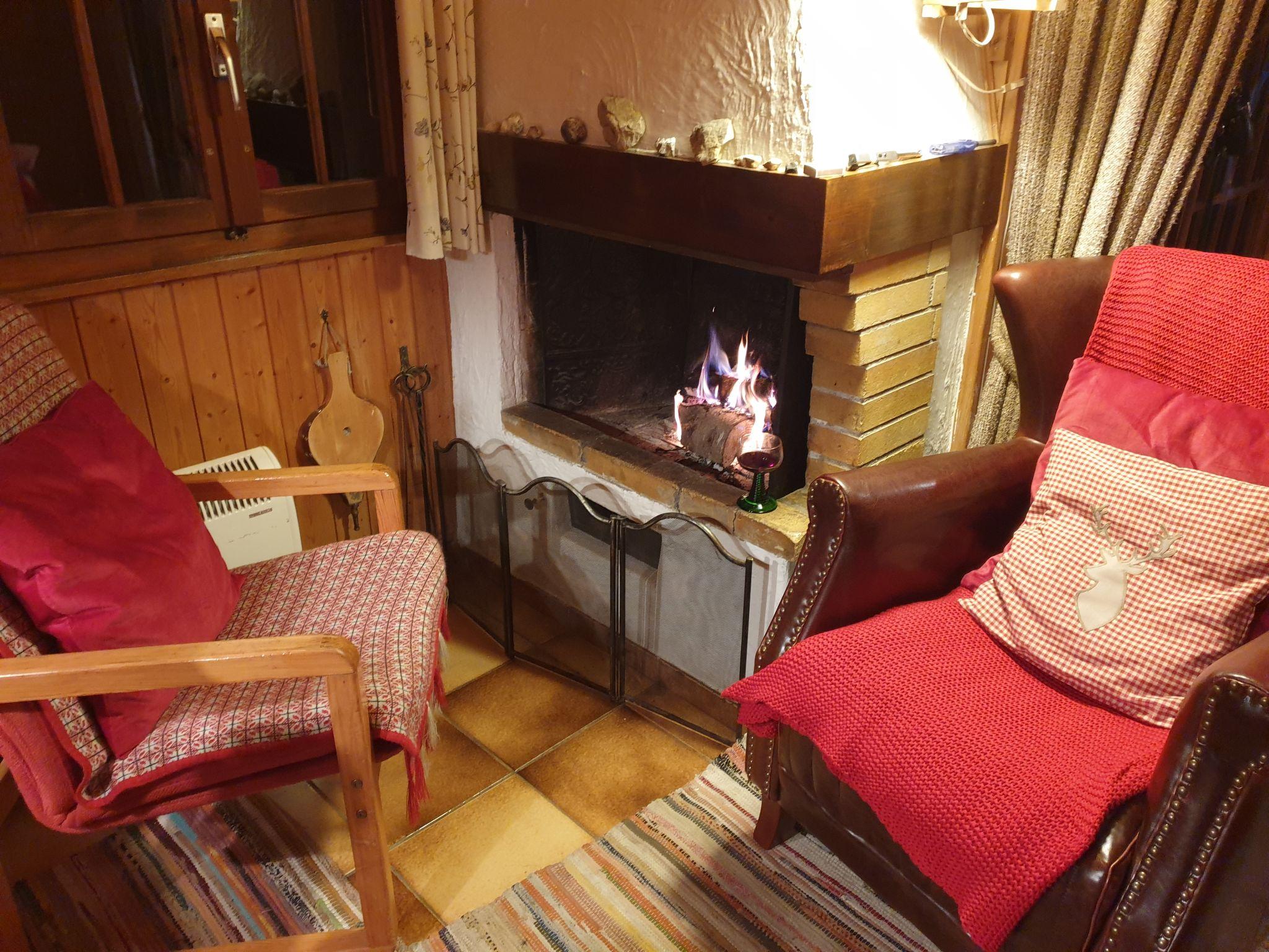 Foto 4 - Casa de 2 quartos em Gruyères com terraço e vista para a montanha