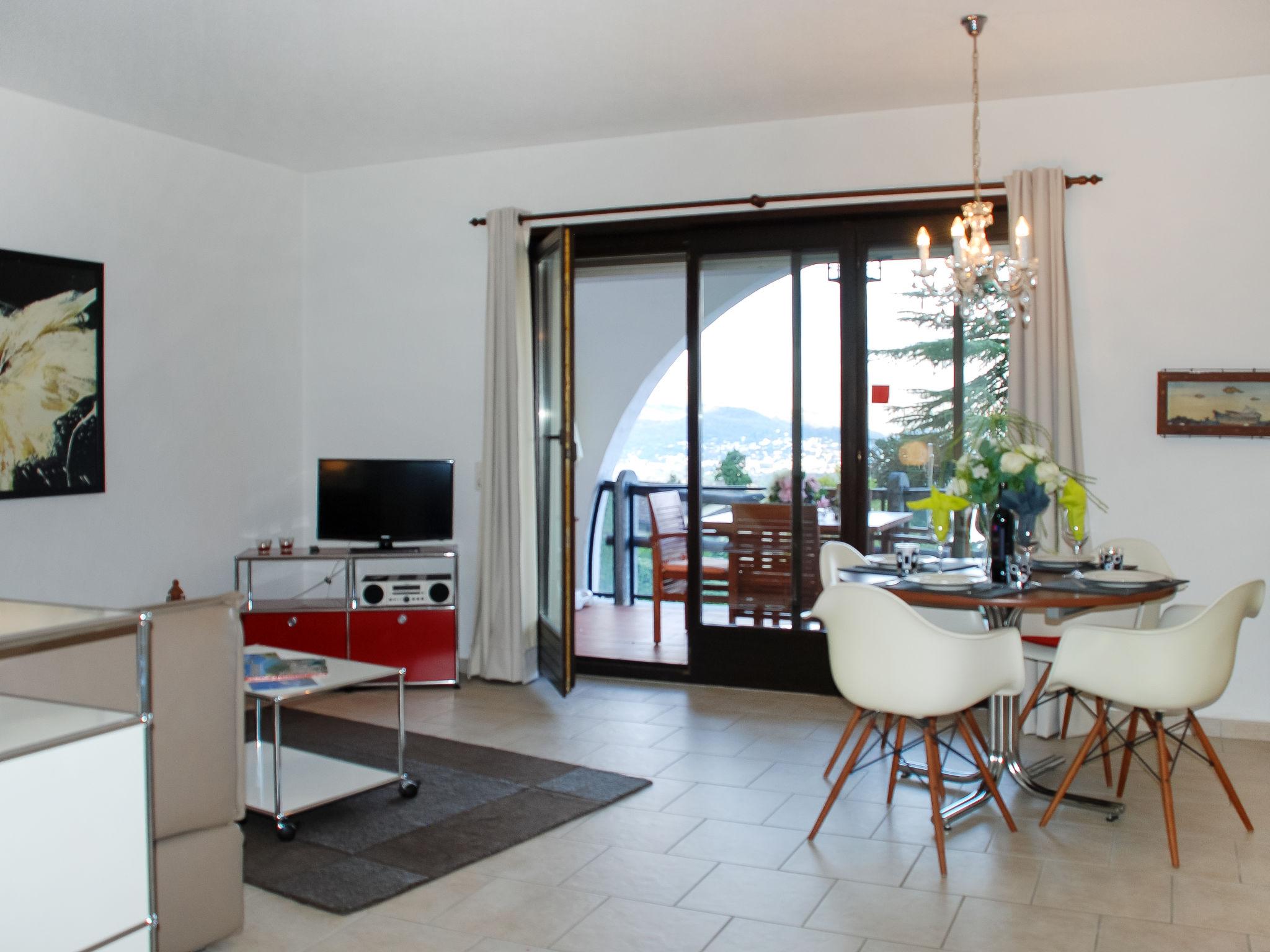 Foto 3 - Apartamento de 1 habitación en Gambarogno con piscina y terraza