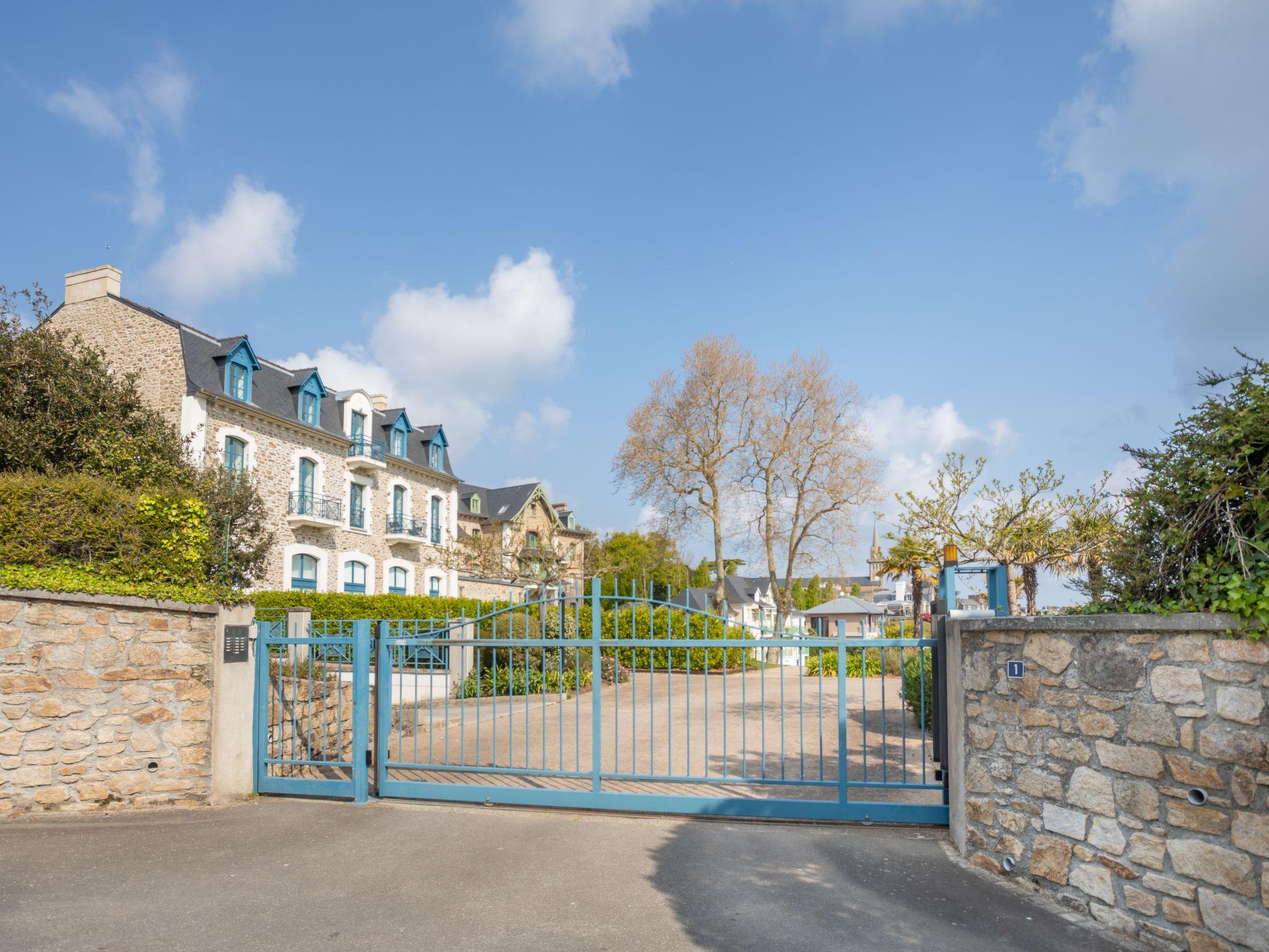 Photo 14 - Appartement de 1 chambre à Dinard avec jardin et vues à la mer