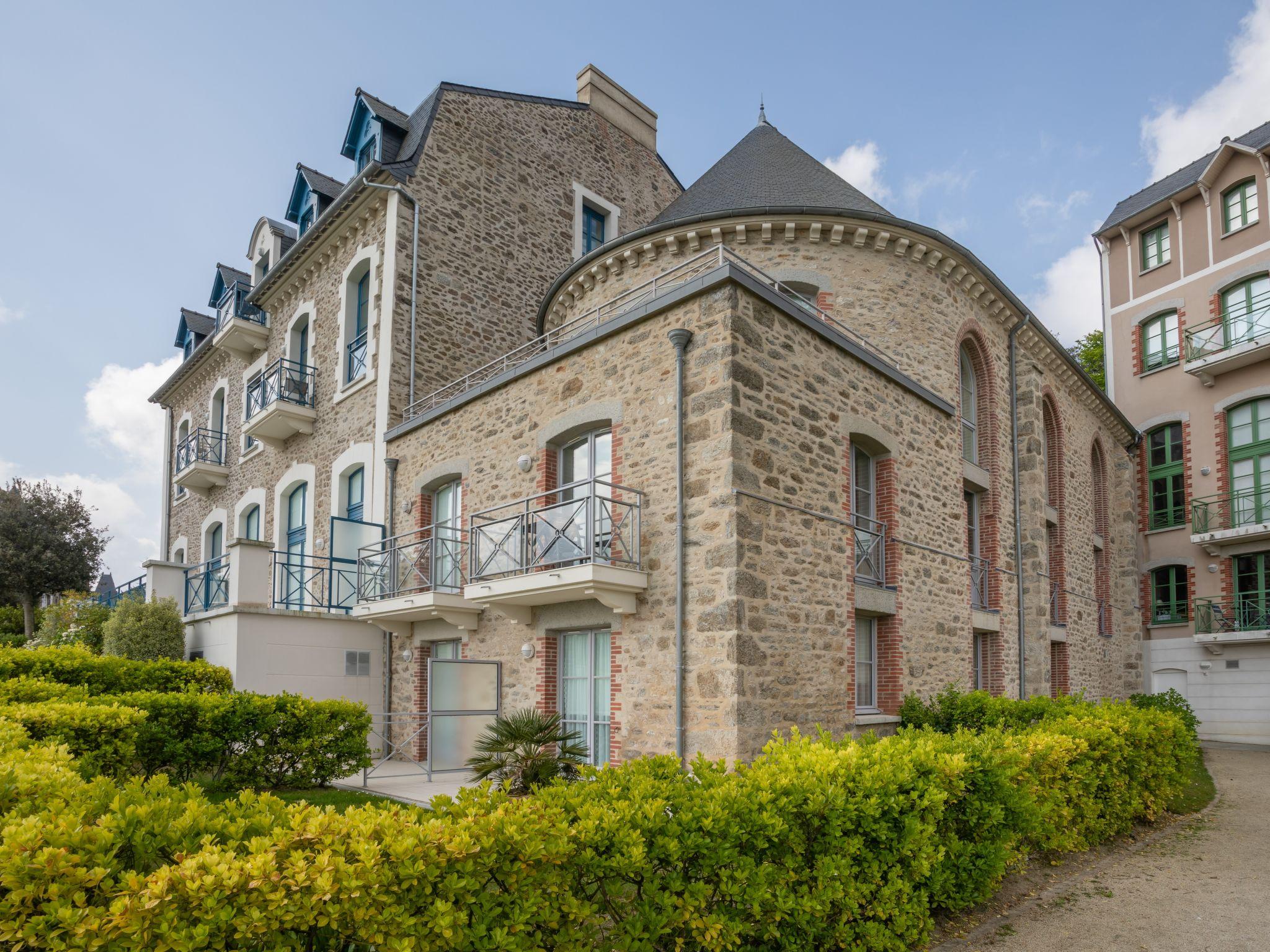 Foto 3 - Apartamento de 1 habitación en Dinard con jardín y vistas al mar