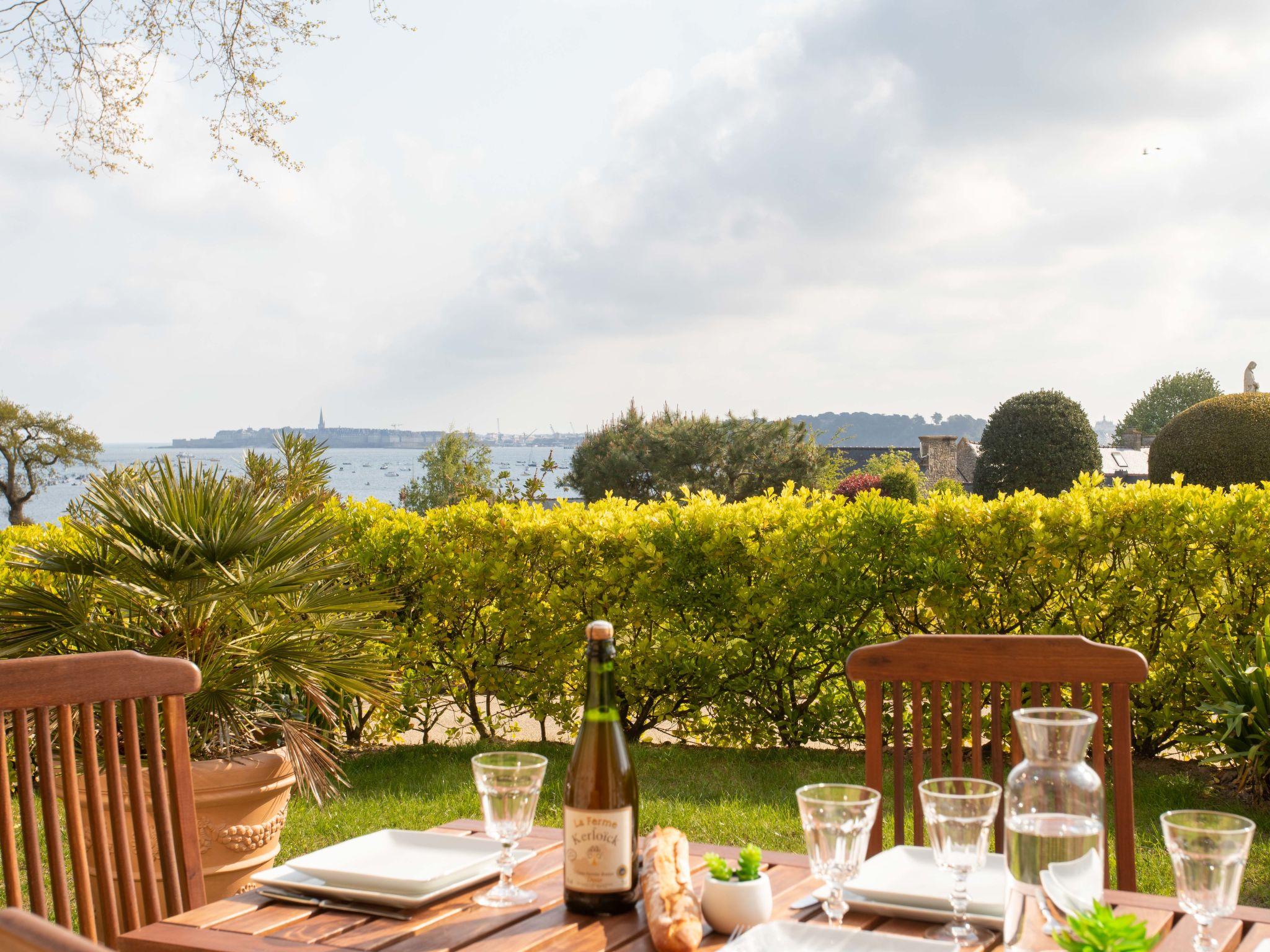 Foto 1 - Apartamento de 1 habitación en Dinard con jardín y vistas al mar