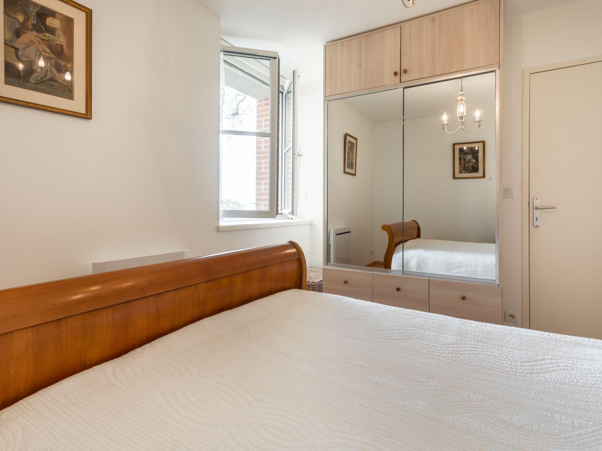 Foto 9 - Appartamento con 1 camera da letto a Dinard con giardino e vista mare