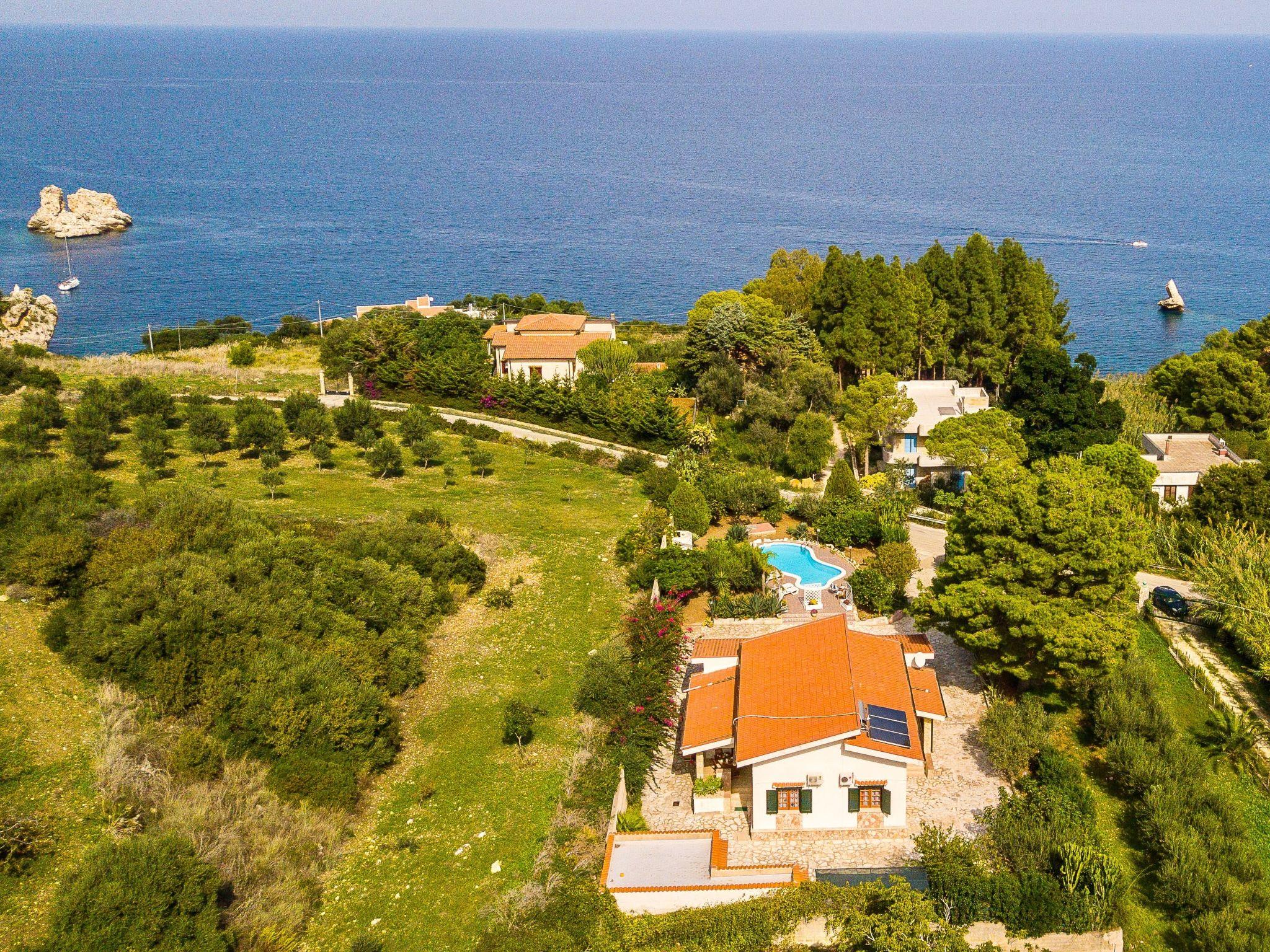 Foto 3 - Casa de 5 habitaciones en Castellammare del Golfo con piscina privada y vistas al mar