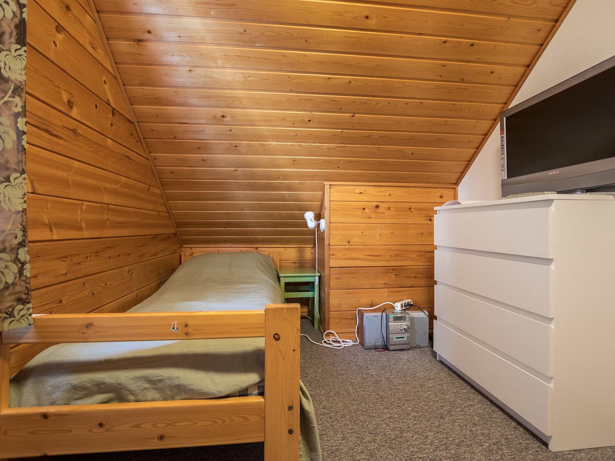 Foto 12 - Casa de 3 habitaciones en Hyrynsalmi con sauna