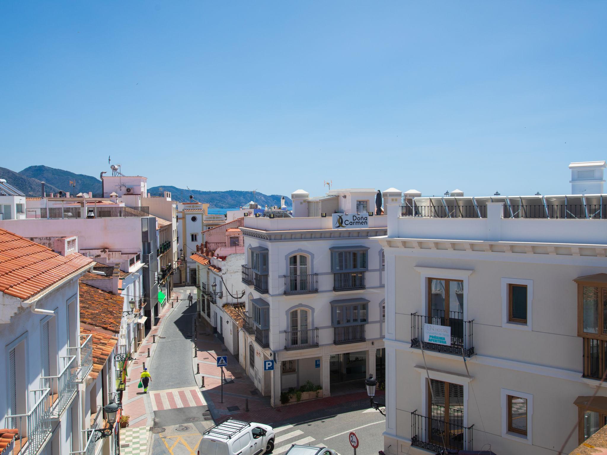 Photo 3 - Appartement de 3 chambres à Nerja avec terrasse et vues à la mer