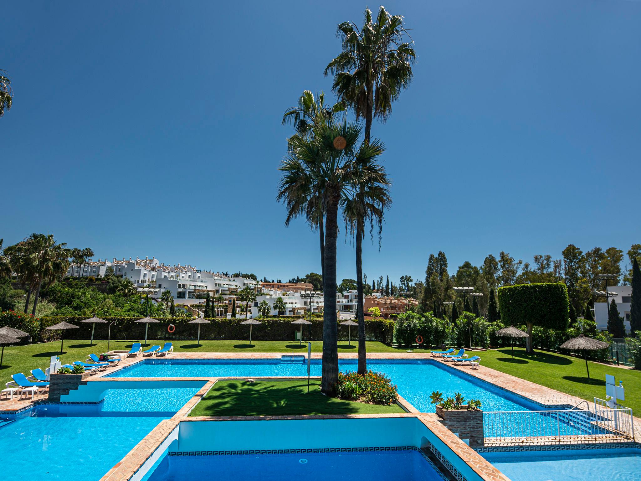 Photo 1 - Appartement de 2 chambres à Marbella avec piscine et jardin