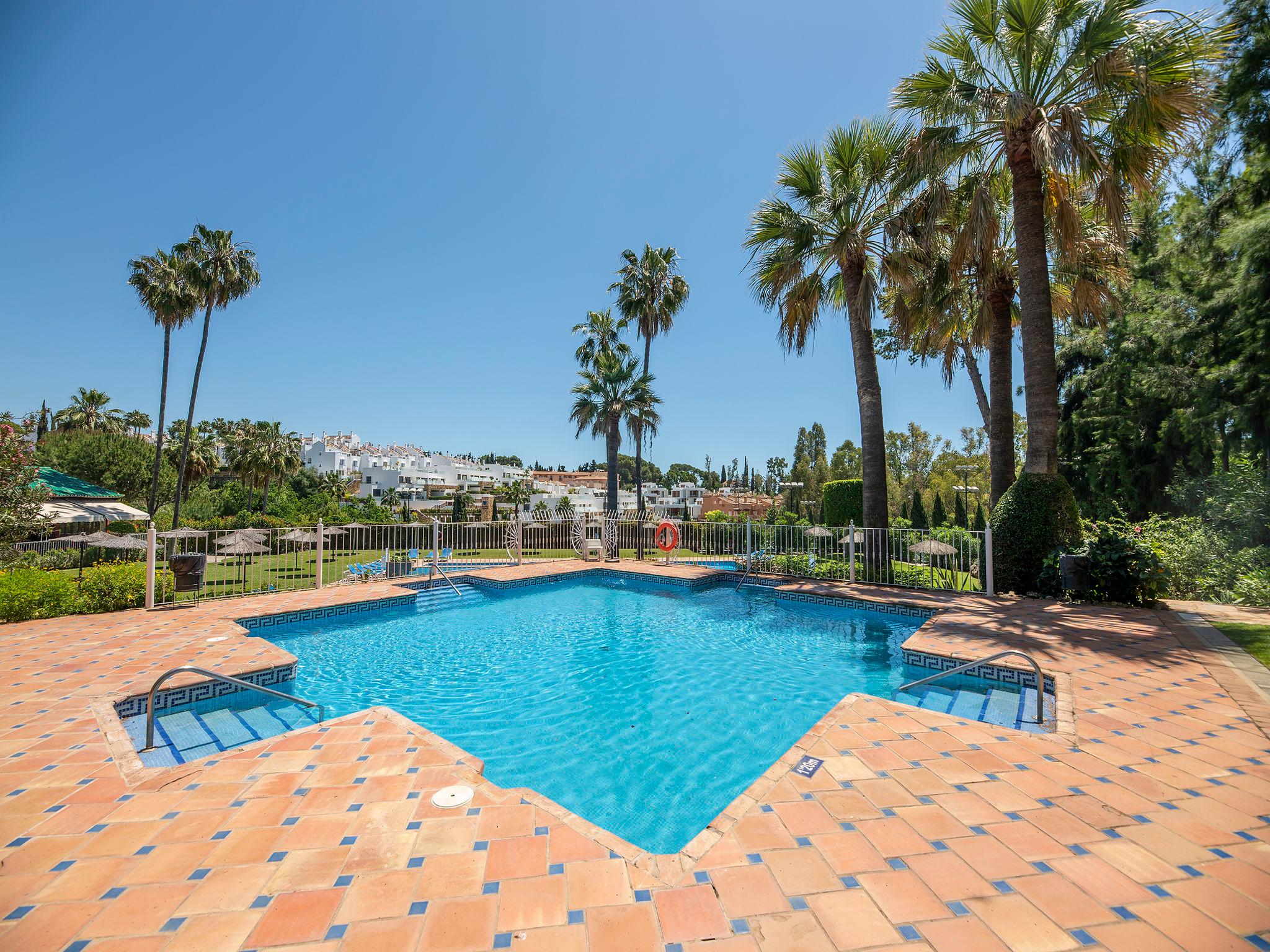 Photo 20 - Appartement de 2 chambres à Marbella avec piscine et vues à la mer