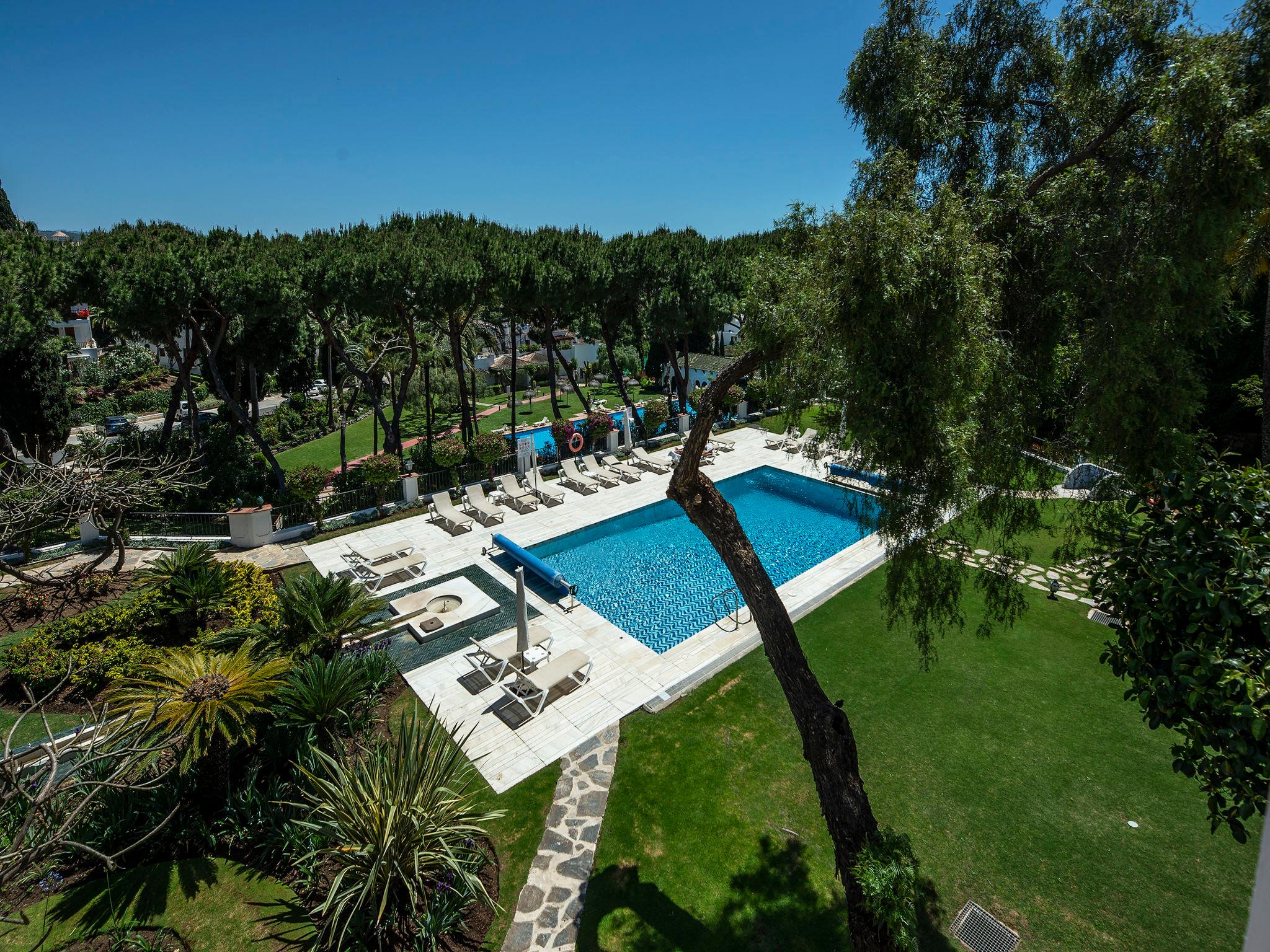 Foto 13 - Appartamento con 2 camere da letto a Marbella con piscina e vista mare