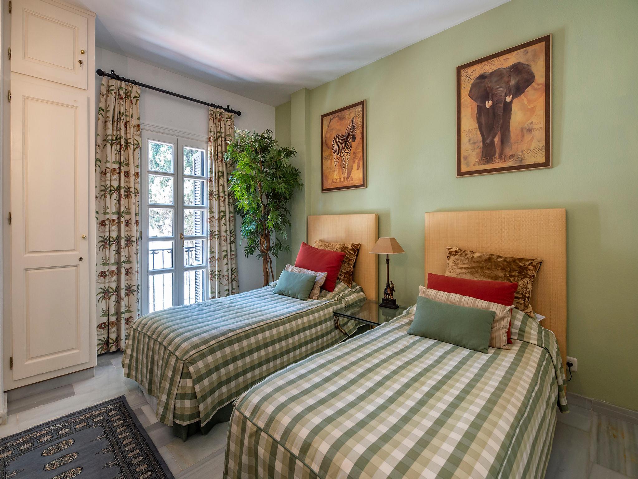 Foto 10 - Appartamento con 2 camere da letto a Marbella con piscina e vista mare