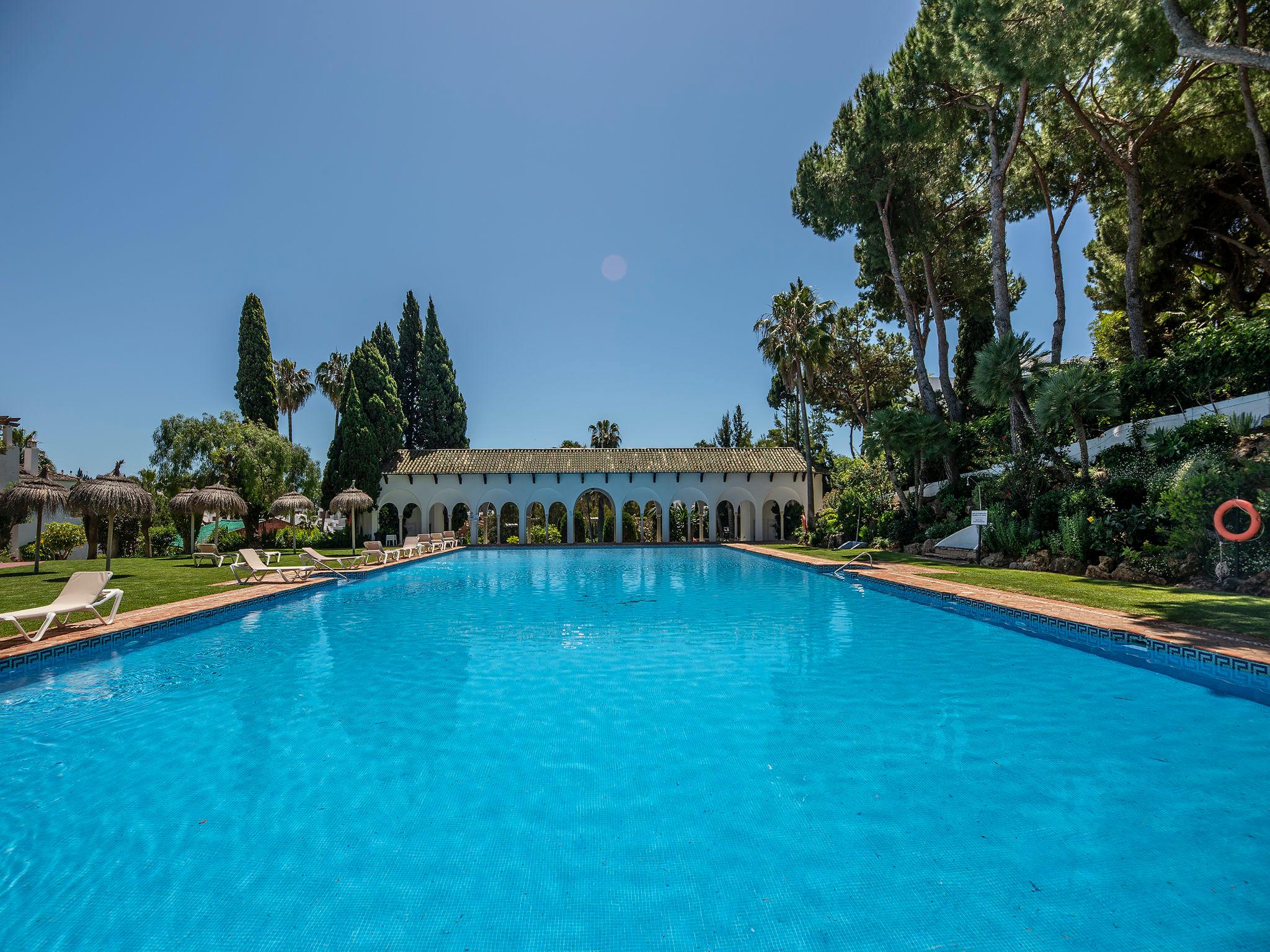 Foto 17 - Apartamento de 2 quartos em Marbella com piscina e vistas do mar