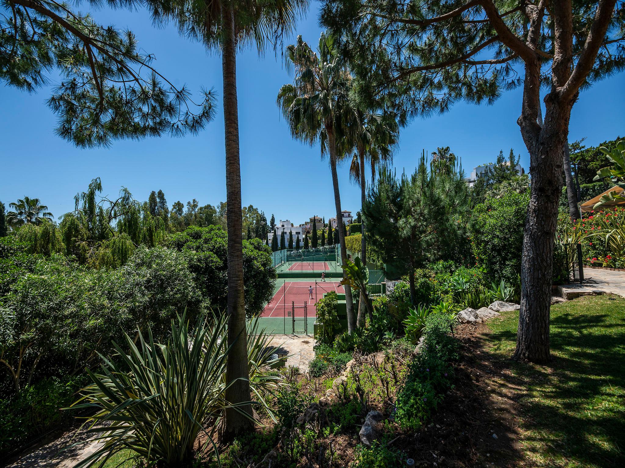 Photo 23 - 2 bedroom Apartment in Marbella with swimming pool and sea view