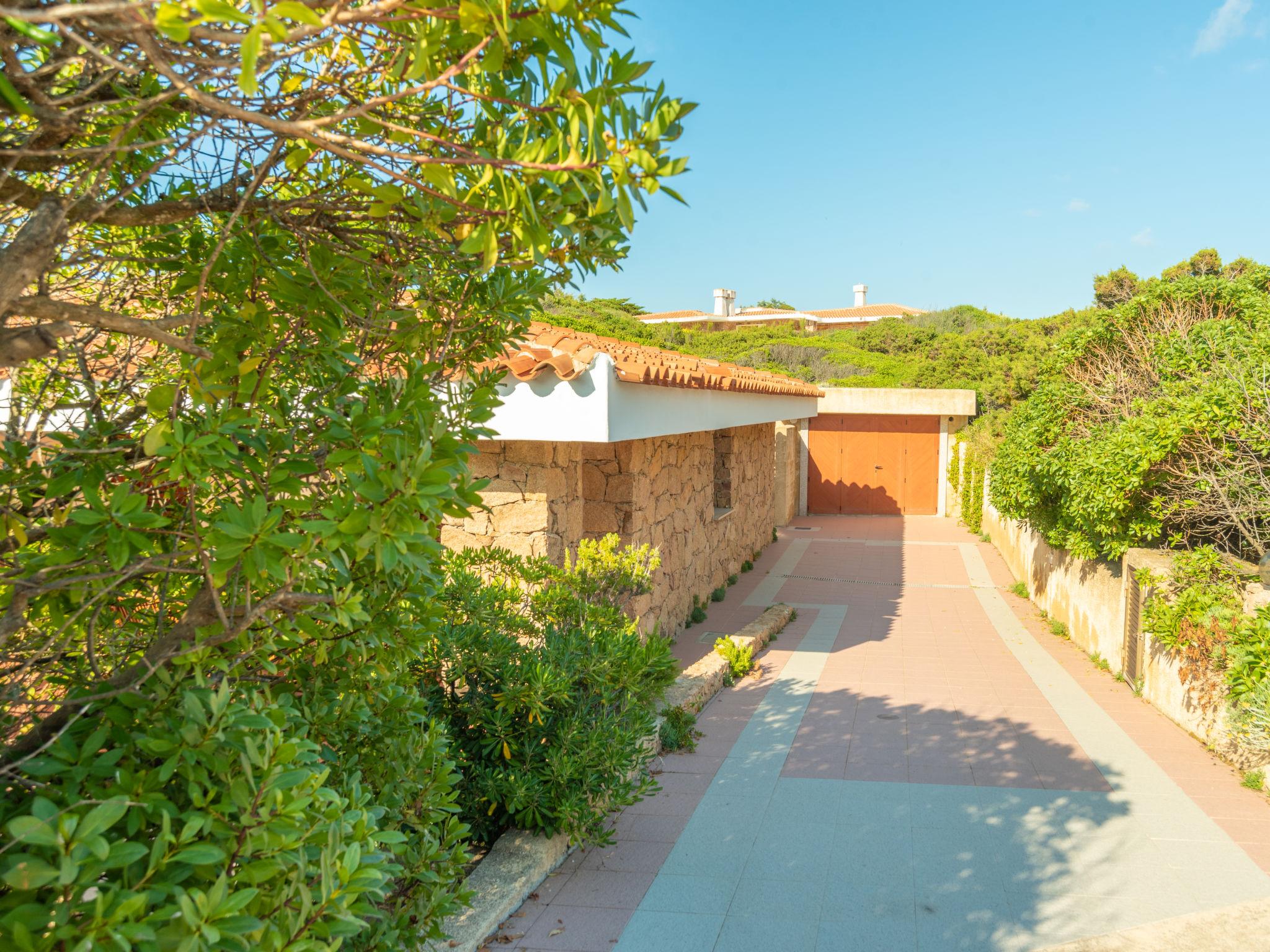 Photo 19 - Maison de 2 chambres à Aglientu avec jardin et vues à la mer