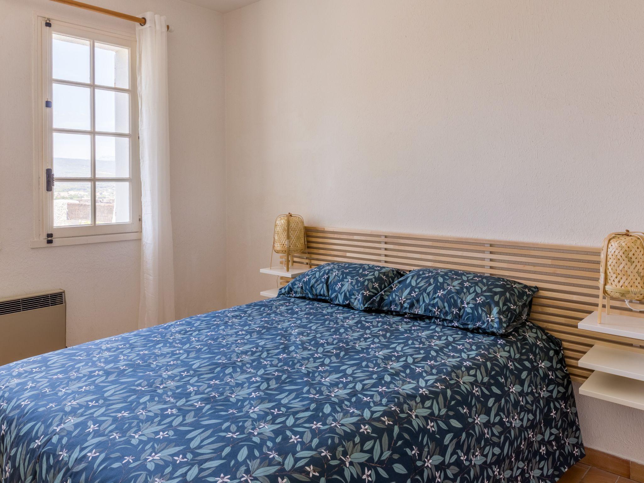 Foto 7 - Appartamento con 3 camere da letto a Saint-Cyr-sur-Mer con terrazza e vista mare