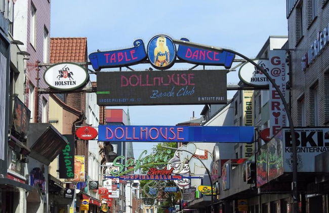 Hamburg St. Pauli Private Walking Tour - Photo 2