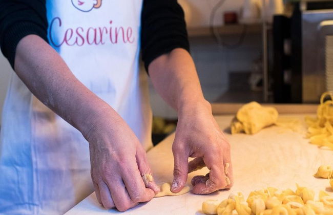 Private Pasta & Tiramisu Class in Bologna - Foto 2