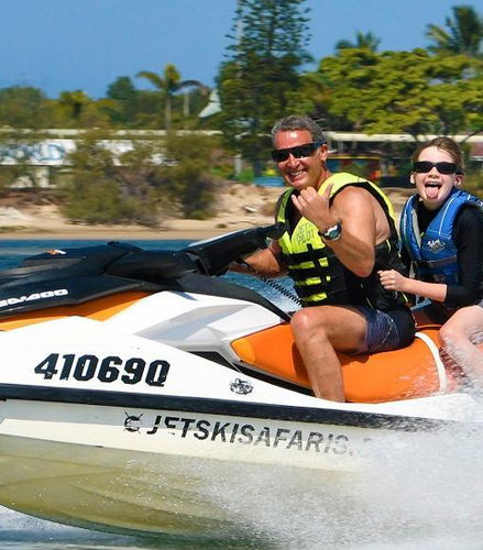 Foto de Safari en moto acuática y parasailing