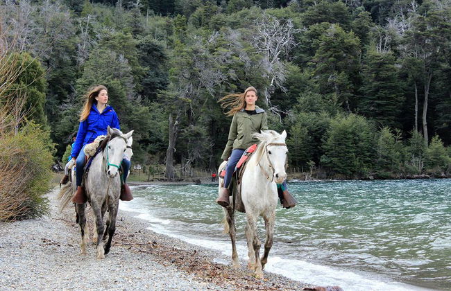 Escursione a cavallo con pranzo - Tour di mezza giornata - Foto 4