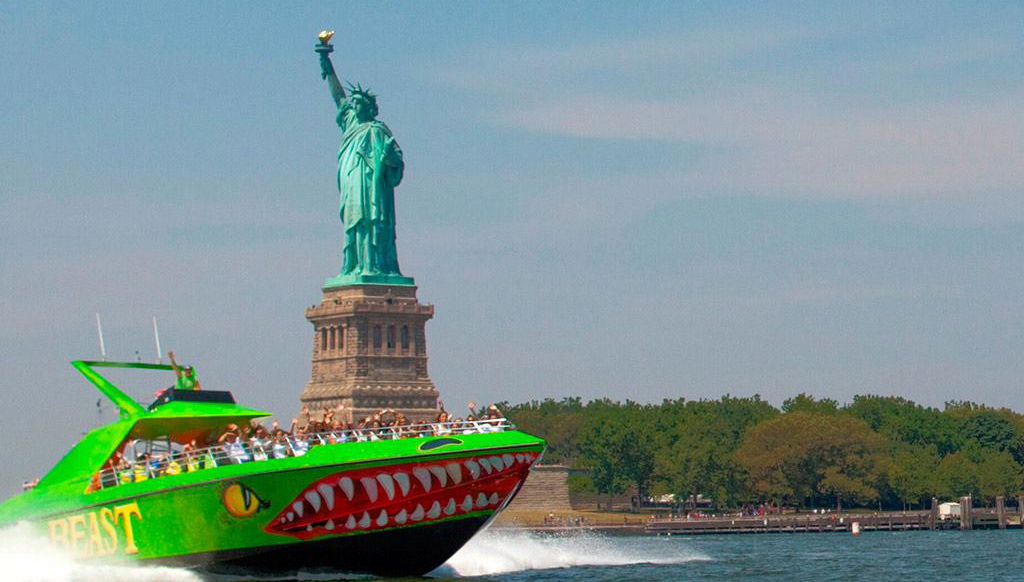 "The Beast" Speedboat - Photo 1