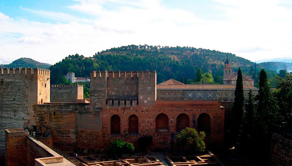 Alhambra and Generalife Tour with Optional Visit to Nasrid Palaces - Photo 1