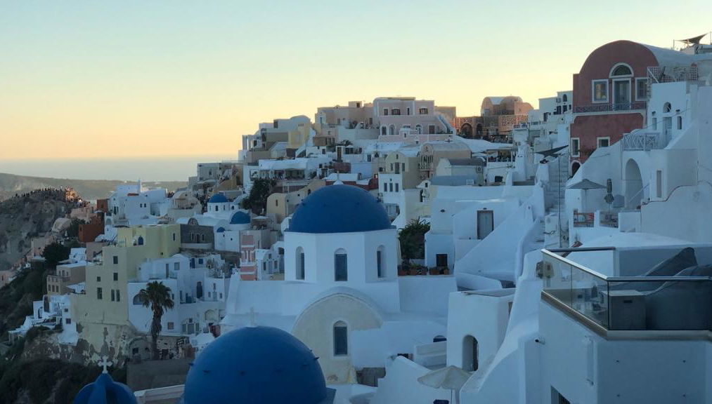 Escena panorámica de Oia - Tour privado - Foto 1
