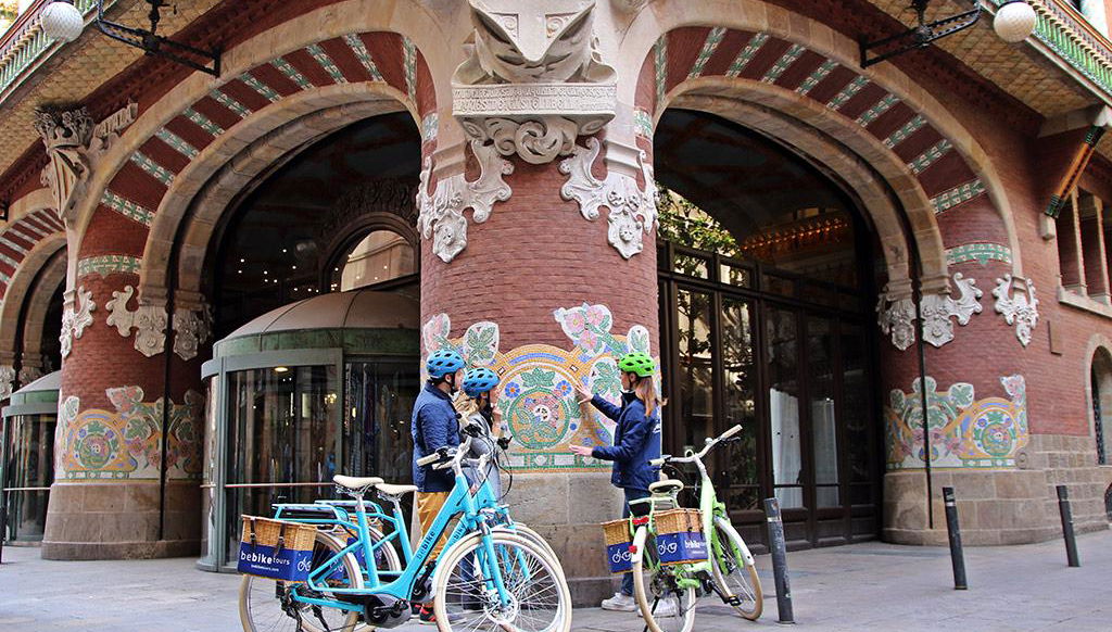 Los 10 imprescindibles de Barcelona en bicicleta eléctrica - Foto 1