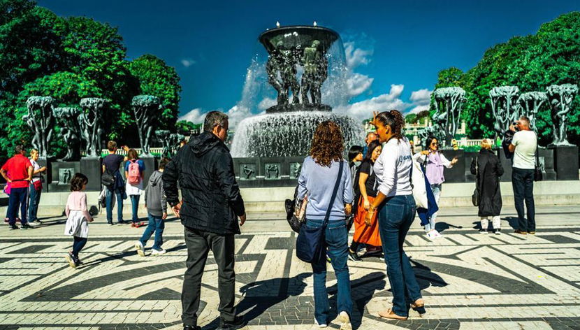 Oslo & Vigeland Park Private Walking Tour - Photo 3