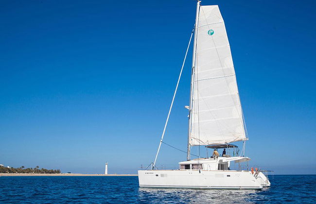 Experiencia en el catamarán Magic Deluxe - Foto 3