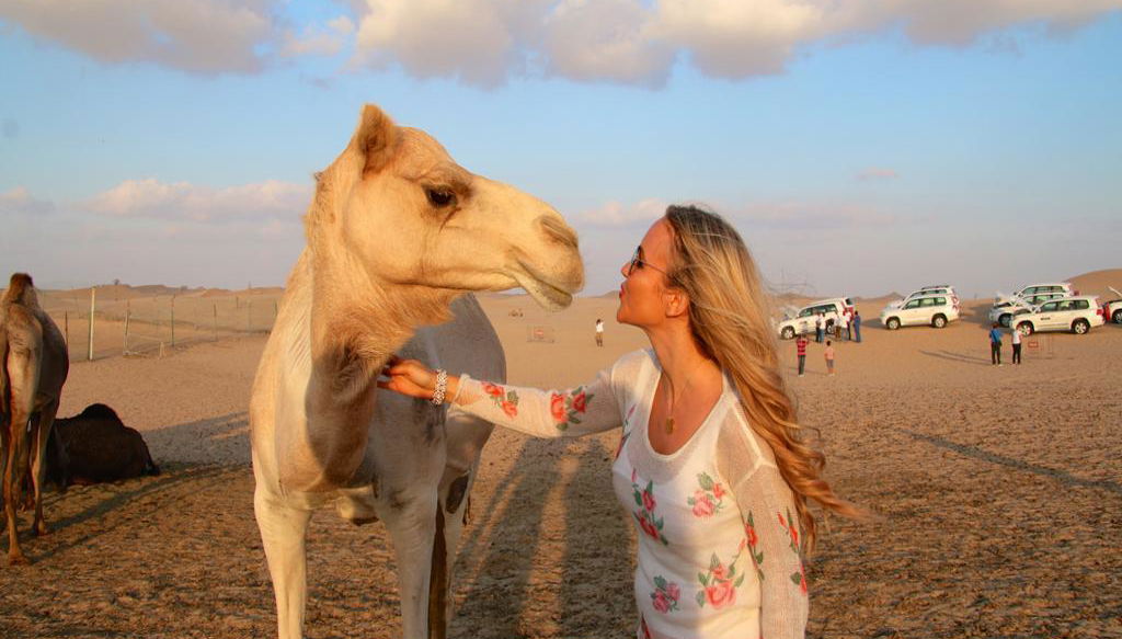 Safari mattutino nel deserto con giro in cammello e sandboarding - Foto 1