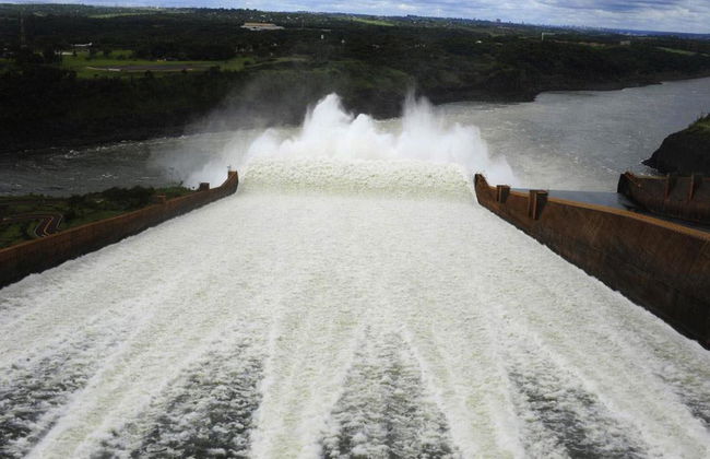Itaipu Dam - Photo 2