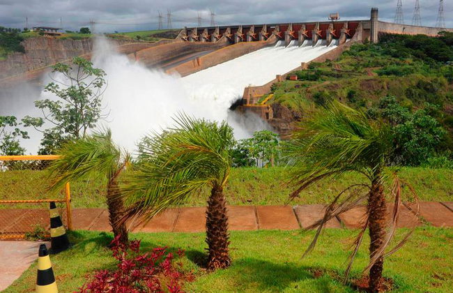 Itaipu Dam - Photo 4