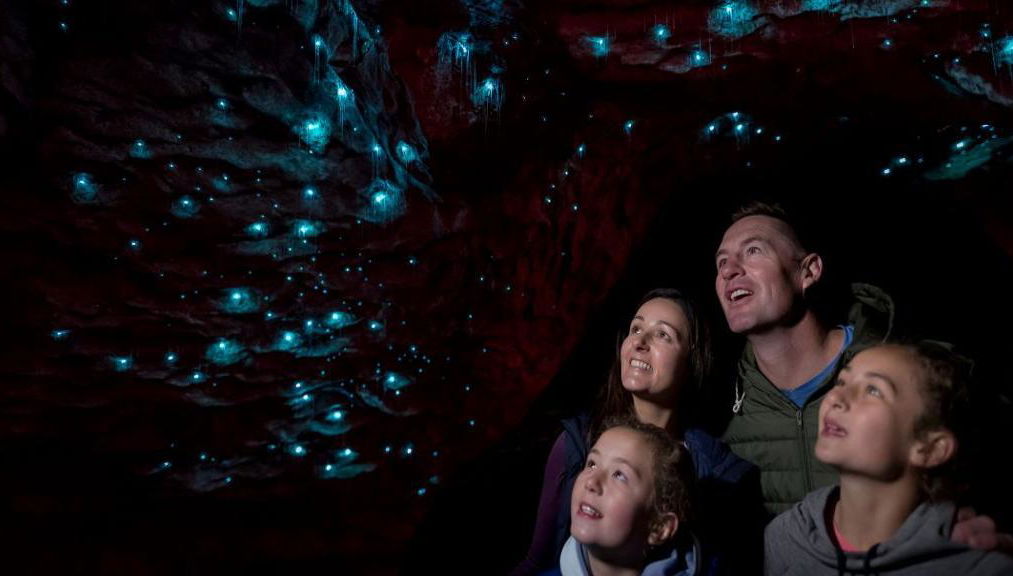 Te Anau Glowworm Caves - Foto 1