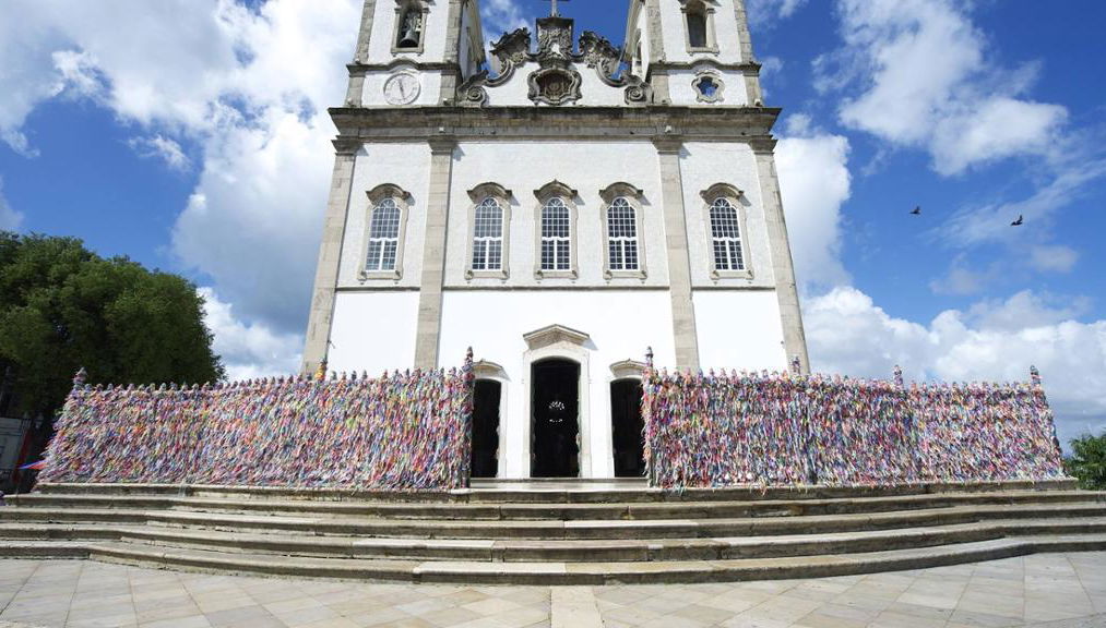 Historical and Panoramic City Tour and Praia do Forte - Foto 1