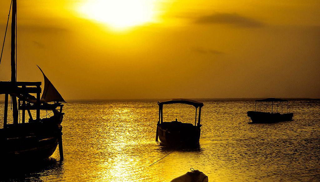 Passeio em dhow: A Cidade de Pedra de Zanzibar desde o oceano - Foto 1
