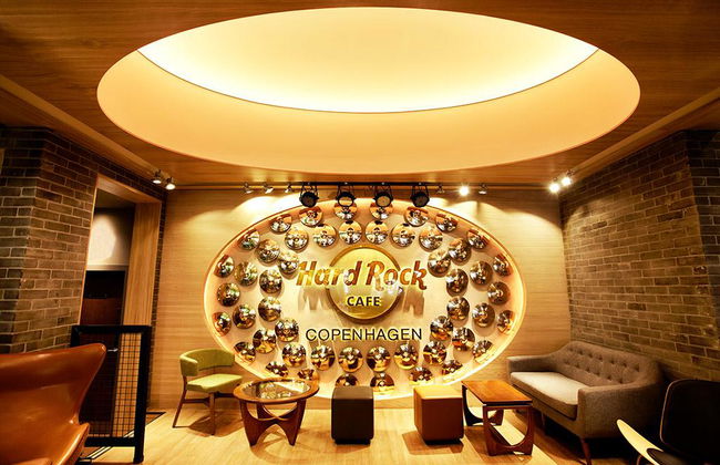 Hard Rock Cafe Copenhagen - Photo 2