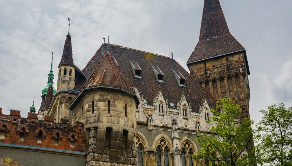 City Exploration Game: Haunted Budapest Ghost and Horror Stories - Photo 1