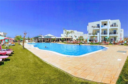 Photo 29 - Yiannis Manos Hotel Resort