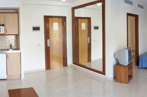 Photo 3 - El Pinar Apartments