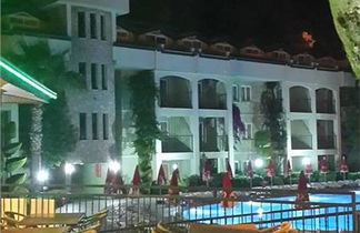 Foto 2 - Palm Garden Apartments