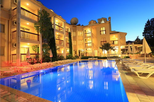 Photo 5 - Club Amaris Apartments