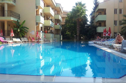 Foto 10 - Club Palm Garden Keskin Apartment