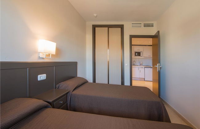 Fuengirola Beach Aparthotel - Photo 4