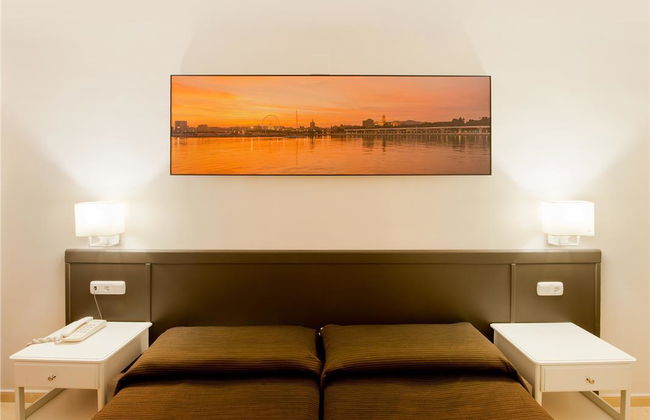 Fuengirola Beach Aparthotel - Photo 3