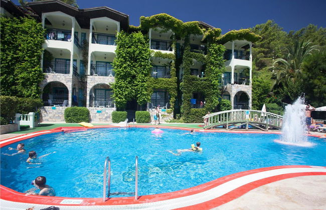 Club Aquarium Apartments - Photo 6