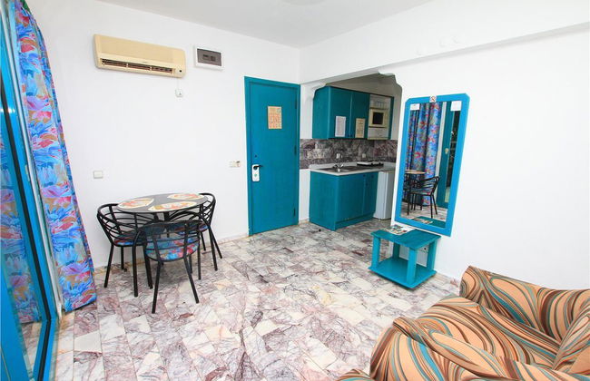 Club Aquarium Apartments - Photo 7