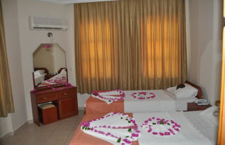 Photo 2 - Hibiscus 1 And 2 Apart Hotel