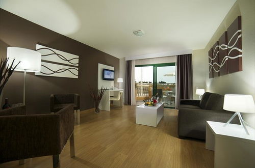 Photo 18 - Playaolid Suites & Apartments