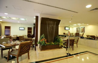 Photo 2 - Savoy Crest Hotel Apartment