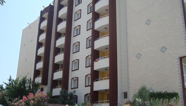 Foto 1 - Golden Moon Apartments