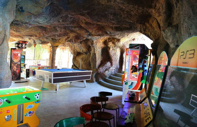 Grand Aquarium Hotel - Photo 3