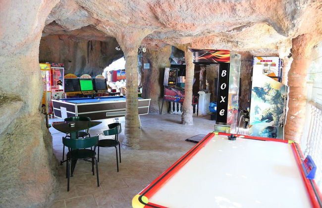 Grand Aquarium Hotel - Photo 6
